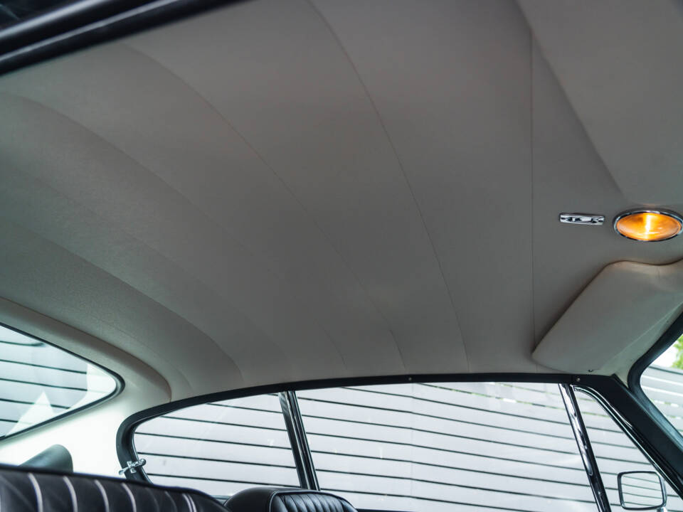 Imagen 16/49 de Aston Martin DB 6 Mk II (1970)