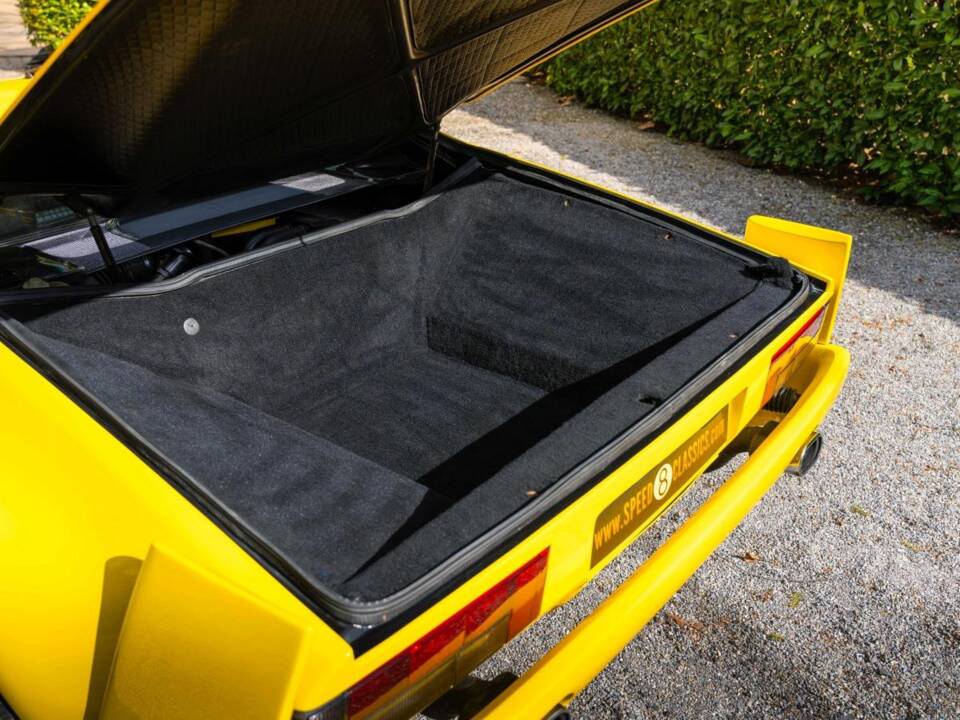 Image 17/18 of De Tomaso Pantera 90 Si (1991)