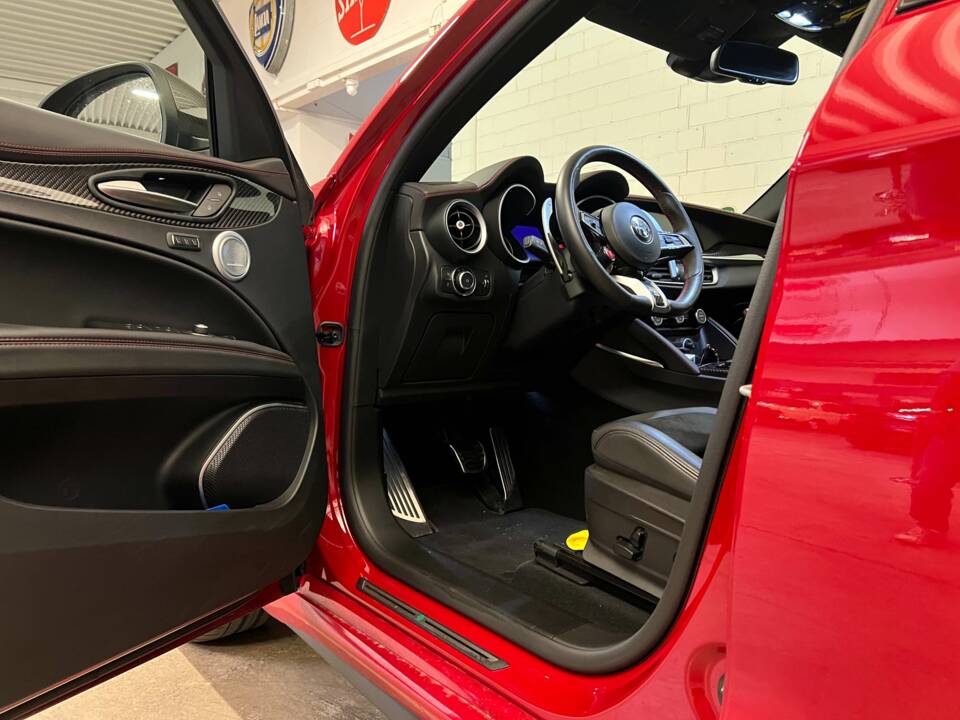 Bild 6/19 von Alfa Romeo Stelvio 2.9 QV &quot;Racing&quot; (2021)