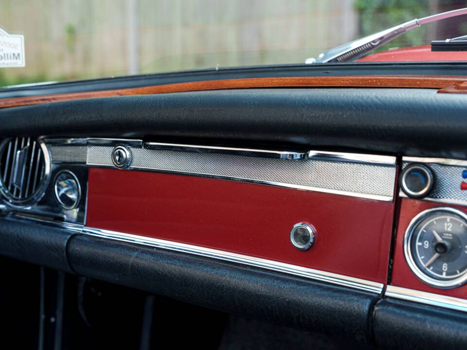 Image 28/33 of Mercedes-Benz 280 SL (1970)