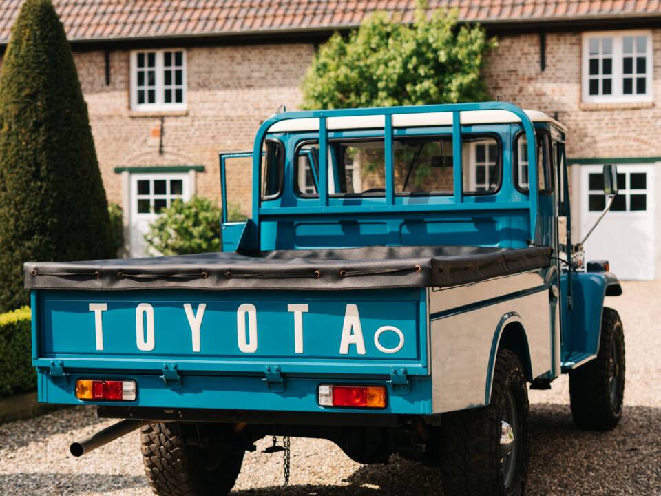 Image 9/20 of Toyota Land Cruiser FJ 45 (1976)