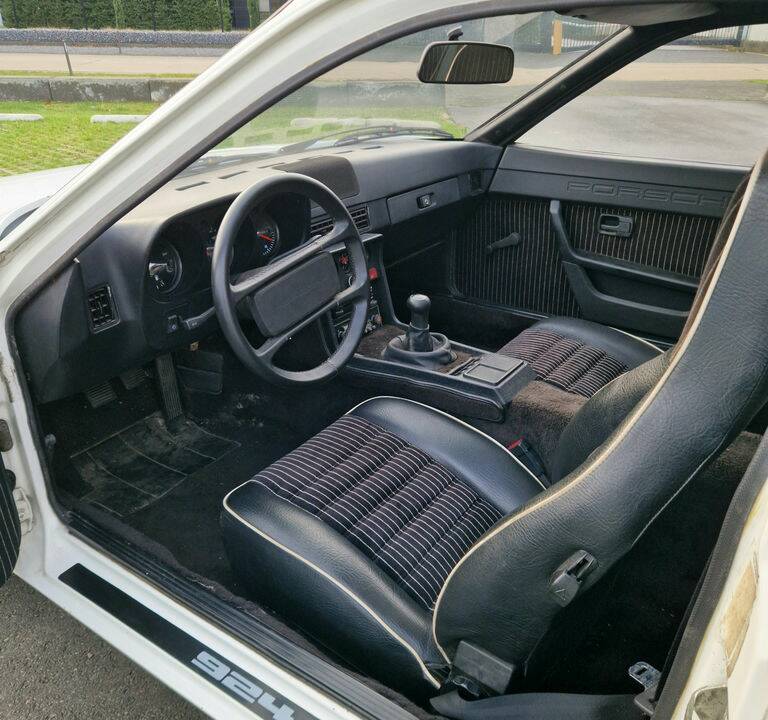 Image 2/8 of Porsche 924 "Le Mans" (1980)