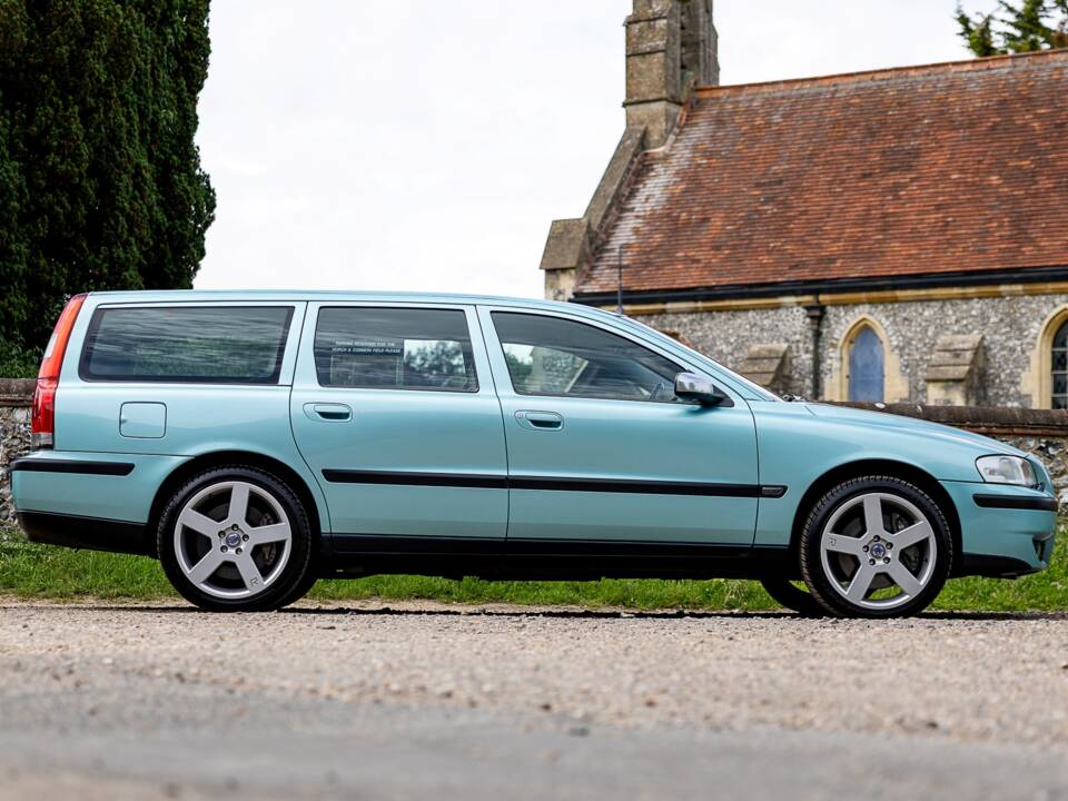 Image 2/50 de Volvo V70 R AWD (2003)