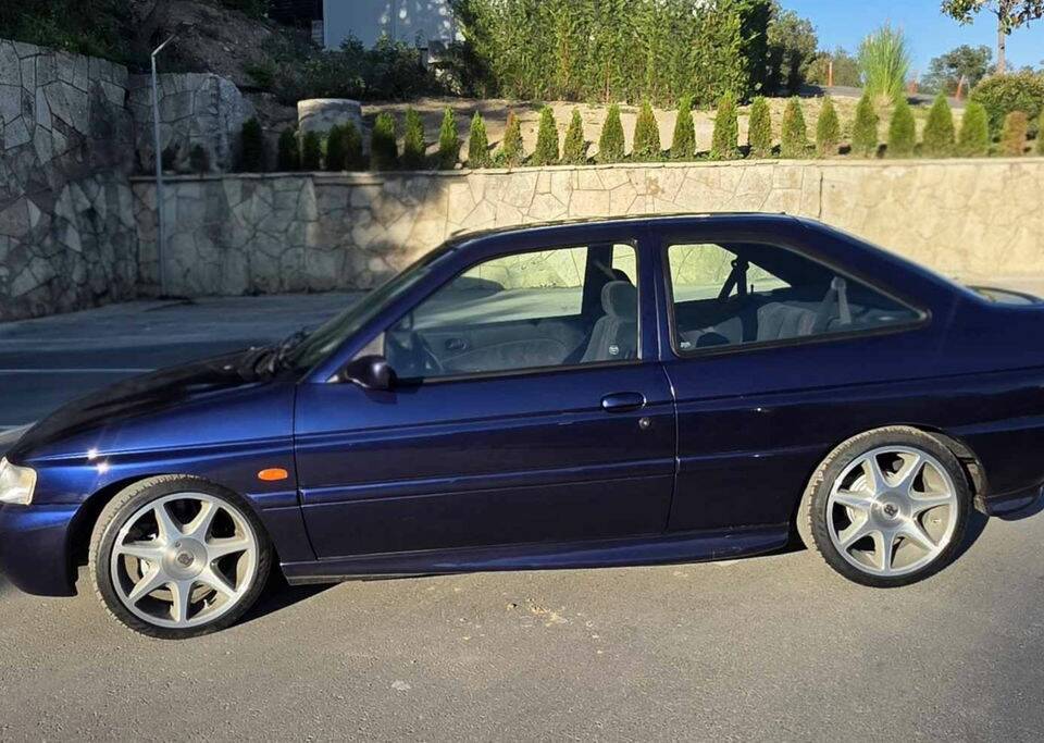 Obraz 5/8 pojazdu Ford Escort 2.0 16V "F1 Edition" (1996)