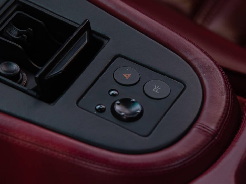 Image 26/37 of Ferrari 550 Maranello (2000)