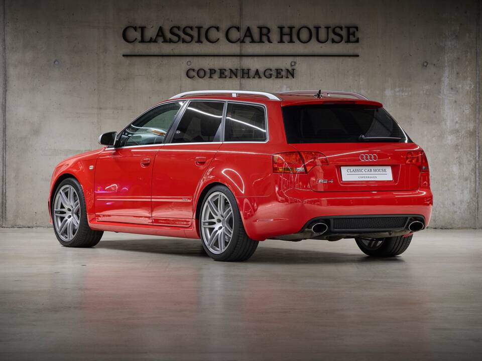 Image 6/95 of Audi RS4 Avant (2006)