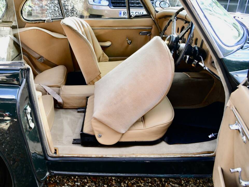 Image 33/50 of Jaguar XK 150 FHC (1960)