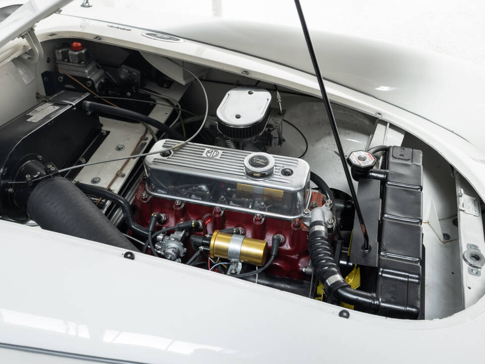 Image 27/28 of MG MGA 1600 (1960)
