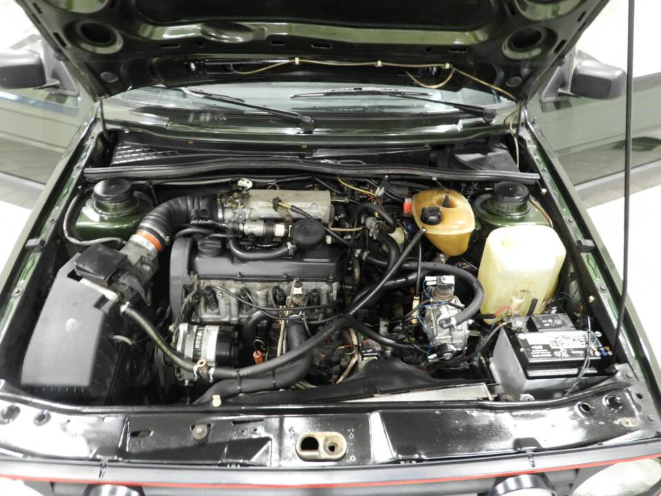 Bild 11/15 von Volkswagen Golf II Gti 1.8 (1988)