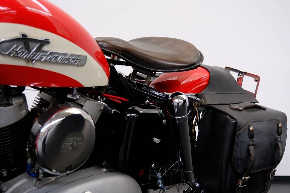 Immagine 34/72 di Harley-Davidson Model KH (1956)