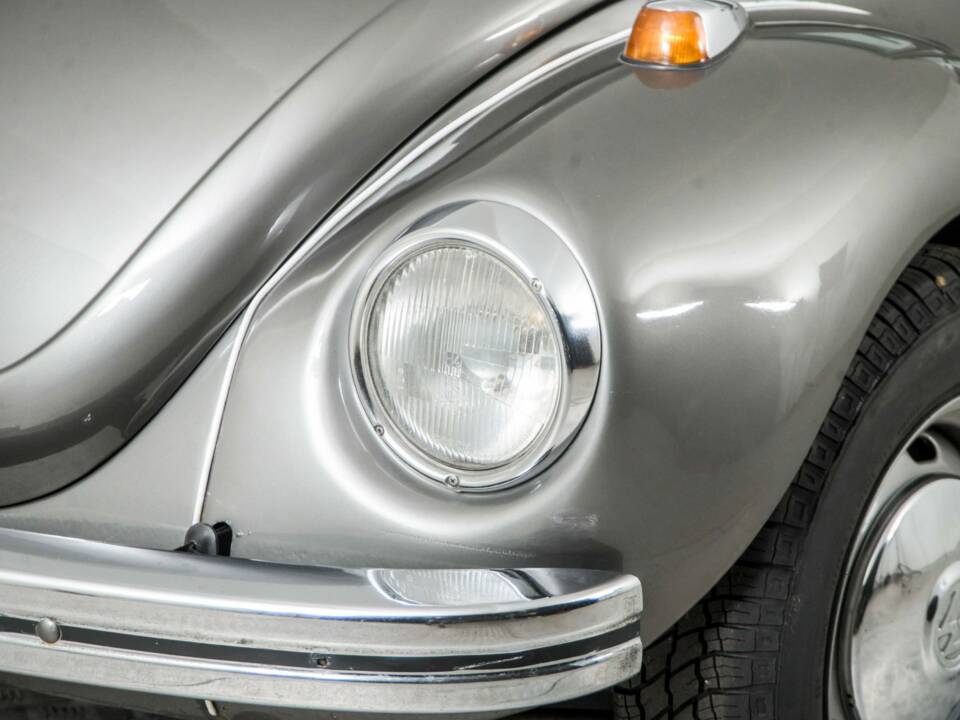 Image 21/50 of Volkswagen Beetle 1303 LS (1971)