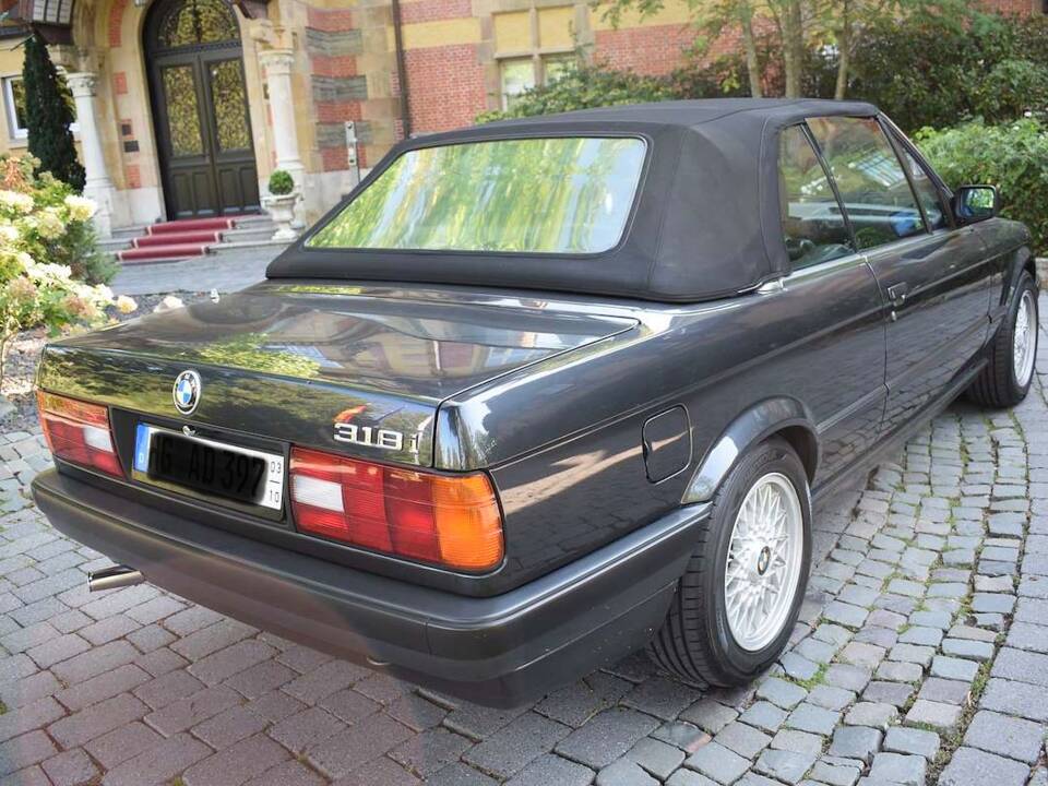 Afbeelding 4/13 van BMW 318i (1993)