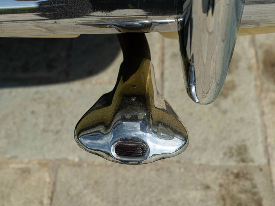 Image 35/50 of Studebaker Champion Regal DeLuxe Convertible (1950)