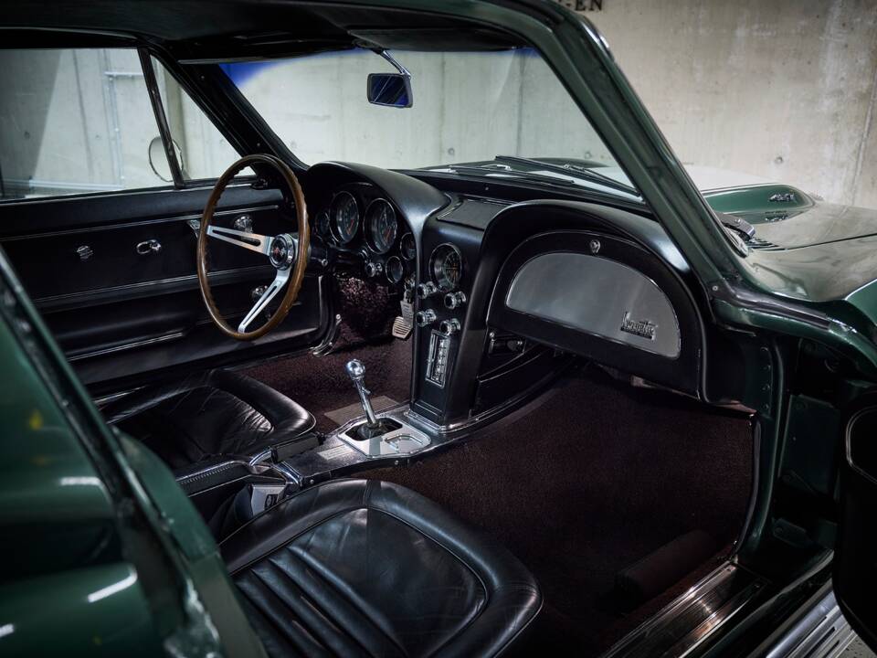 Image 70/78 of Chevrolet Corvette Stingray 427 (1967)