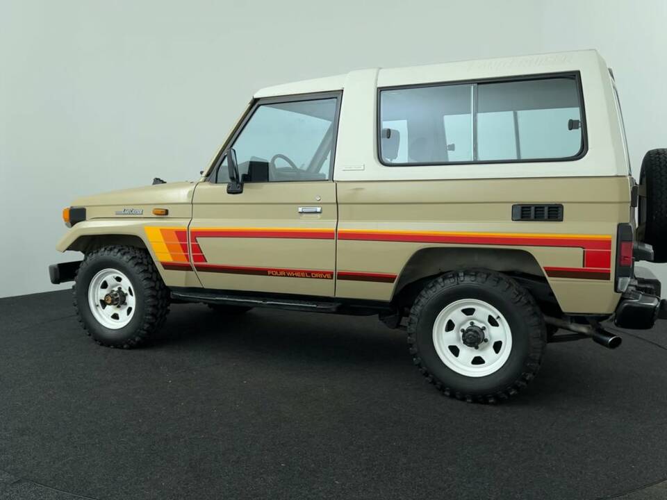 Afbeelding 7/8 van Toyota Land Cruiser BJ70 (1987)