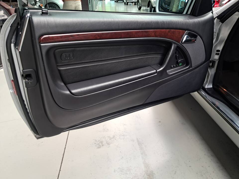 Bild 39/41 von Mercedes-Benz SL 320 (1998)