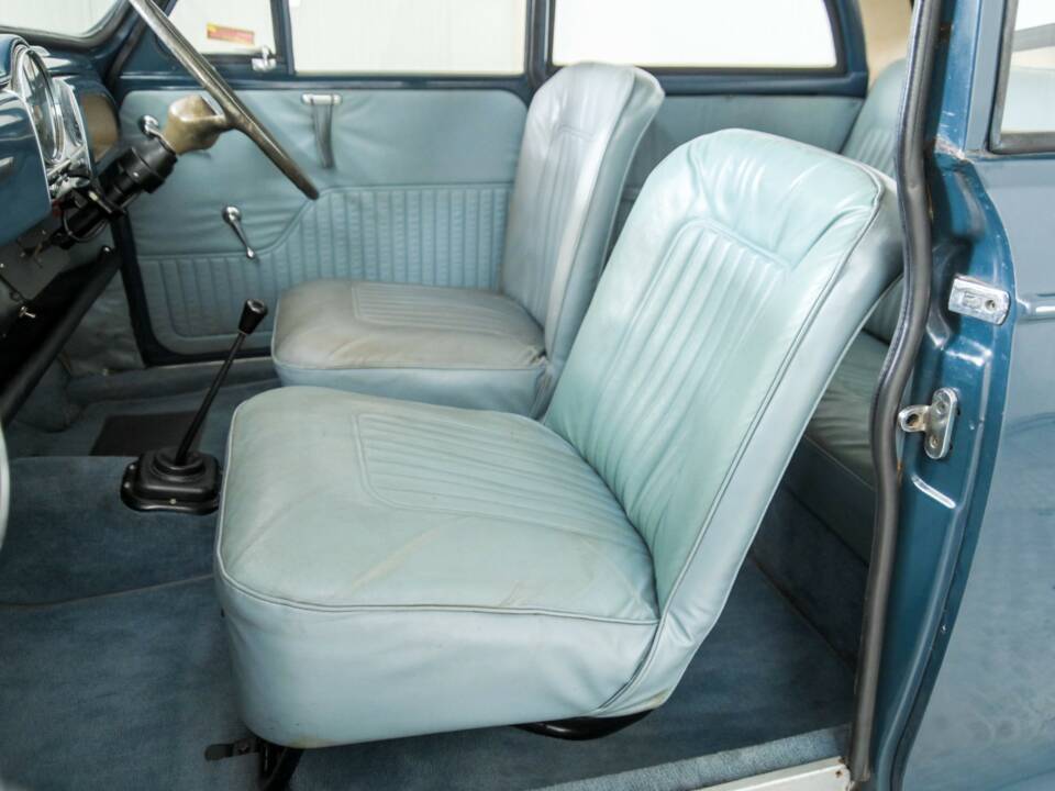 Image 19/50 of Morris Minor 1000 (1967)