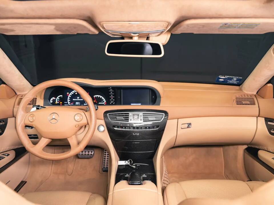 Image 23/40 of Mercedes-Benz CL 65 AMG (2008)