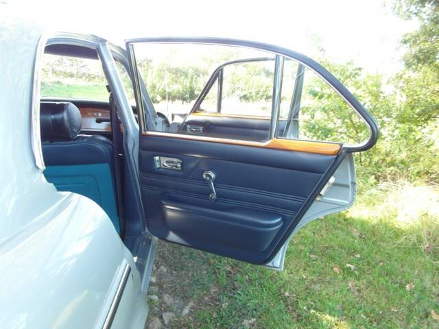 Image 53/60 of Jaguar XJ 6 4.2 (1972)