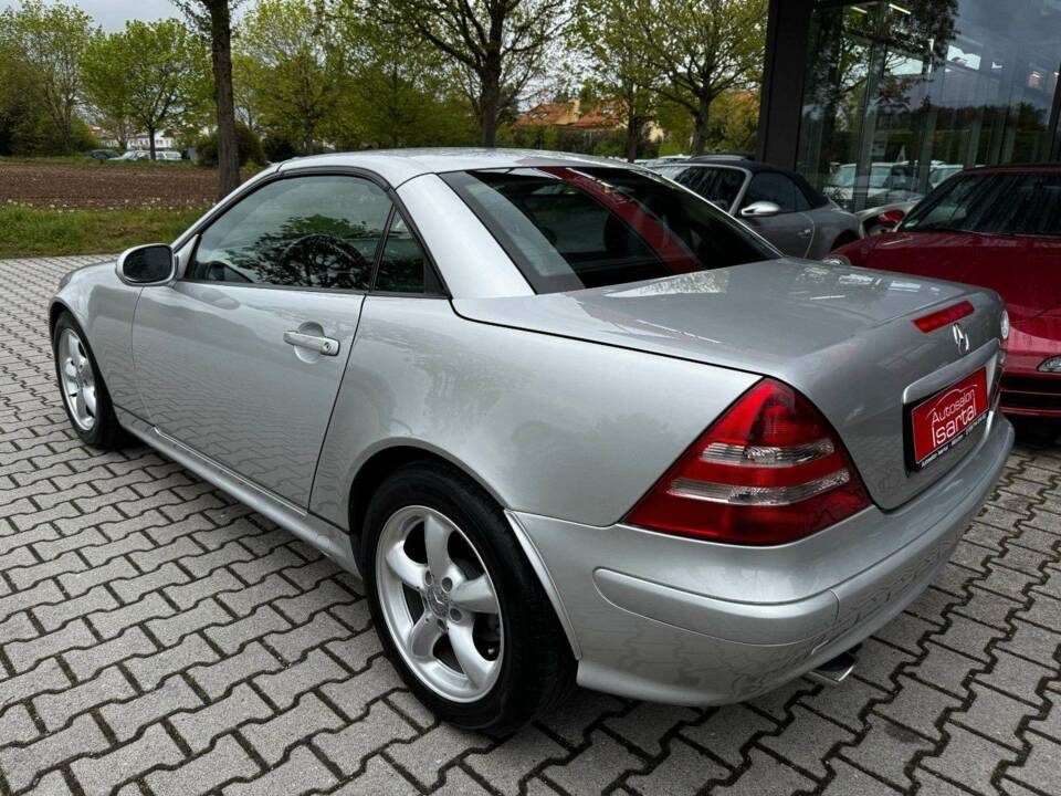 Image 4/18 of Mercedes-Benz SLK 200 Kompressor (2002)