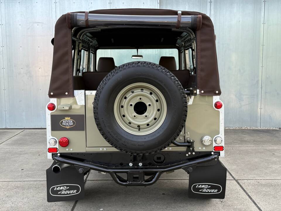 Bild 4/21 von Land Rover Defender 110 (2005)