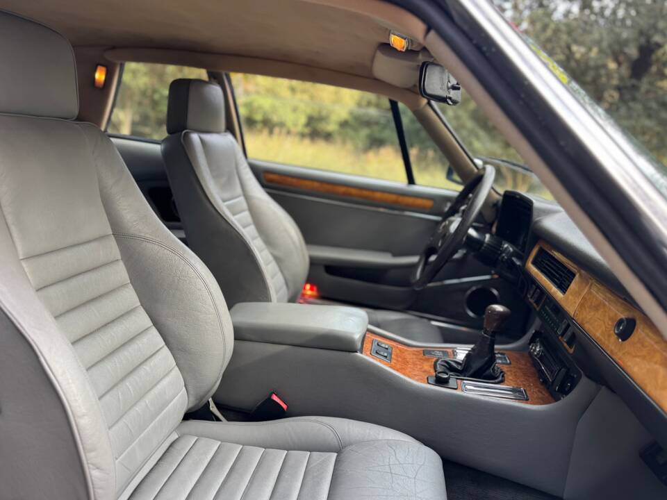 Image 37/47 of Jaguar XJ-S 3.6 (1988)