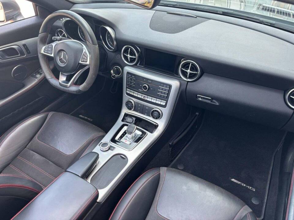 Image 12/20 de Mercedes-Benz SLC 300 (2016)