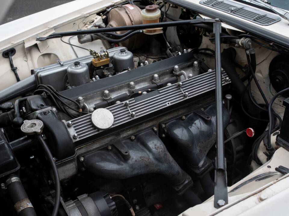 Image 5/50 of Jaguar XJ 6 4.2 (1972)