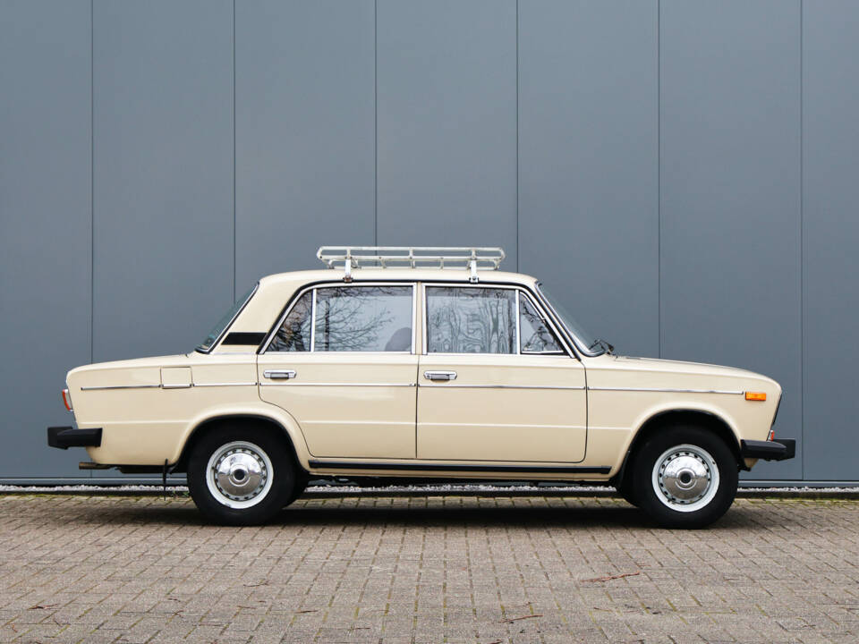 Image 22/59 of Lada 1300 (1990)