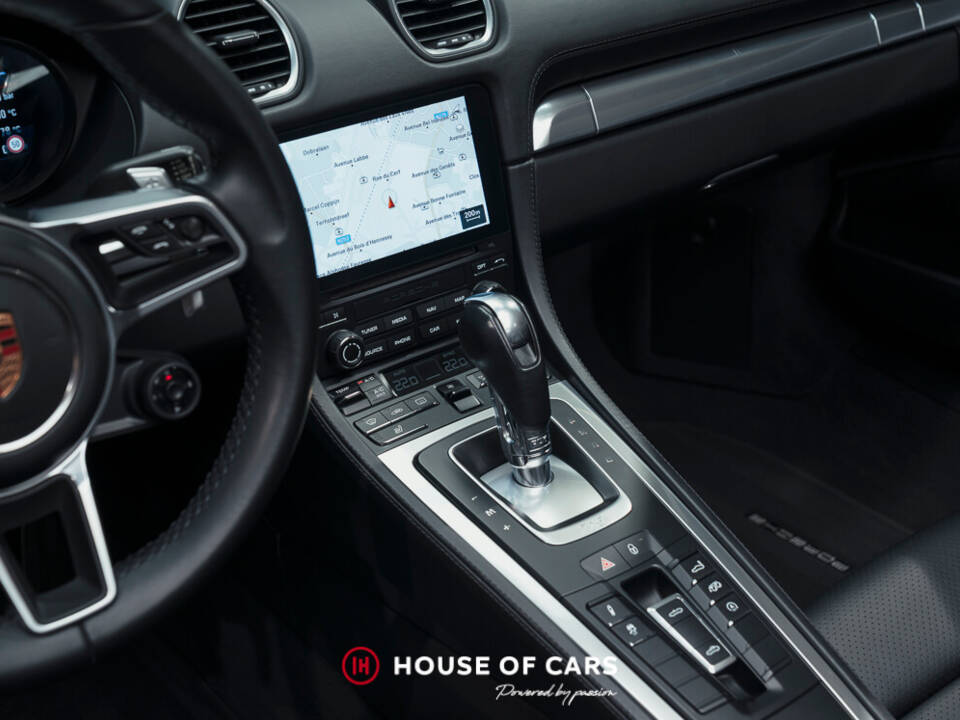 Image 19/22 of Porsche 718 Boxster S (2017)