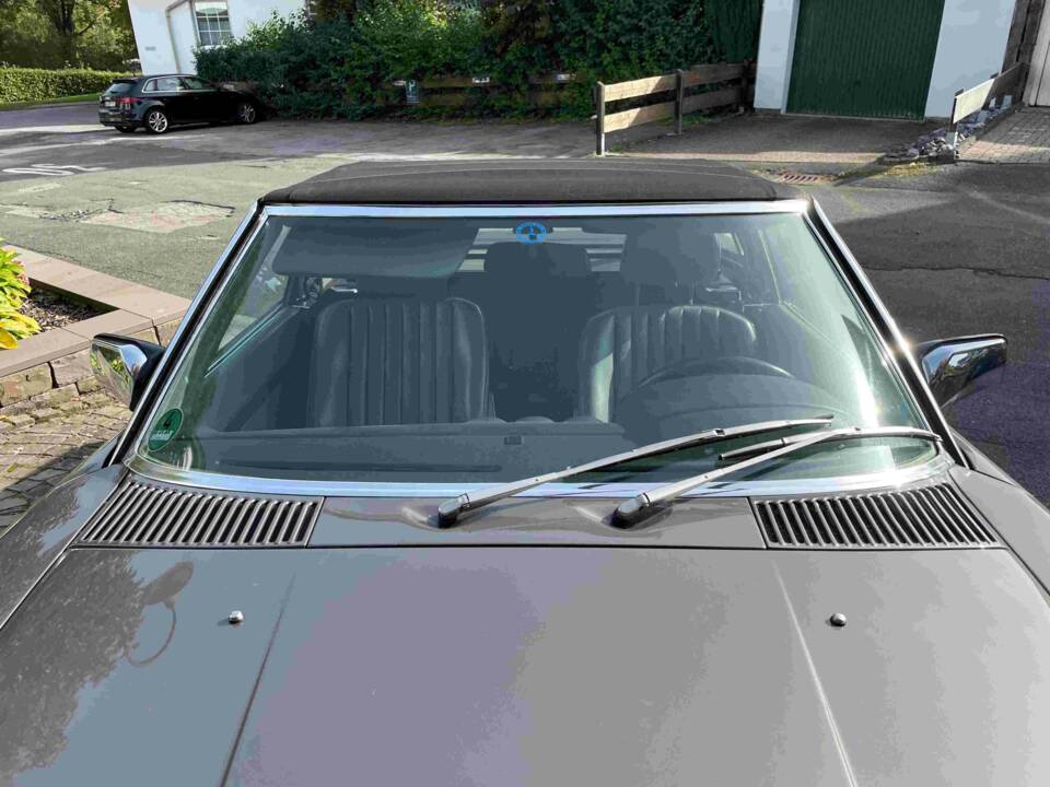 Image 3/52 de Mercedes-Benz 500 SL (1985)