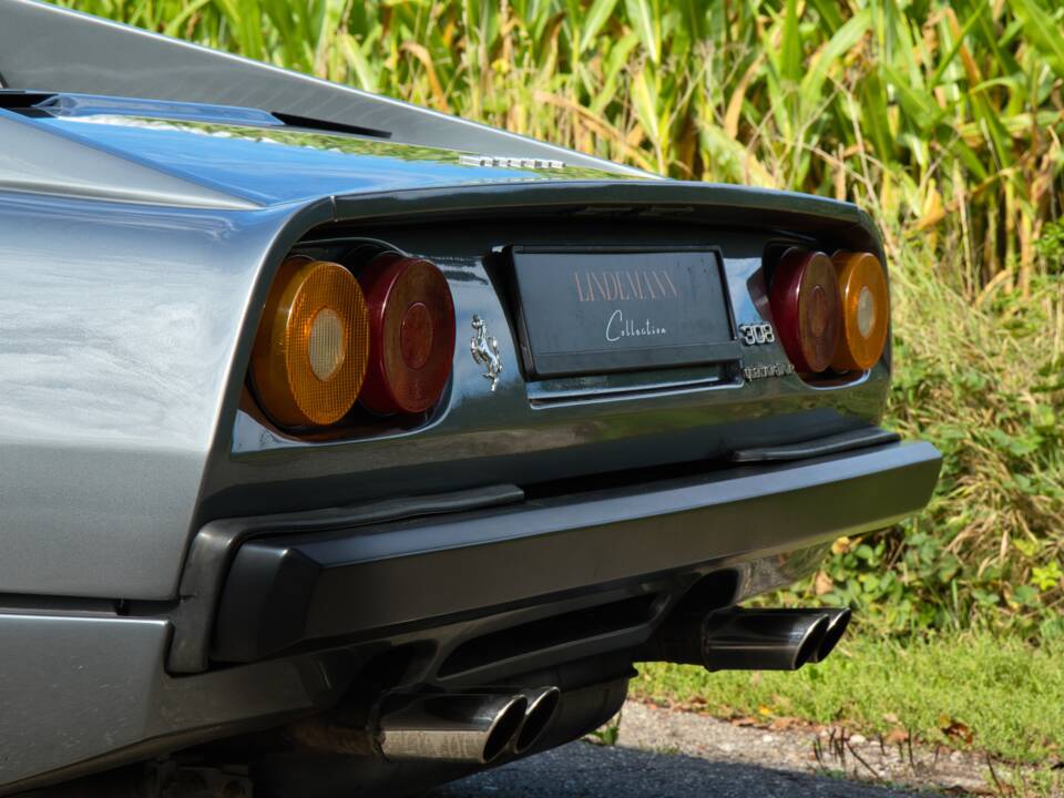 Bild 12/49 von Ferrari 308 GTS Quattrovalvole (1985)
