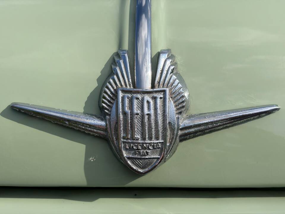 Image 15/24 of SEAT 600 D (1966)