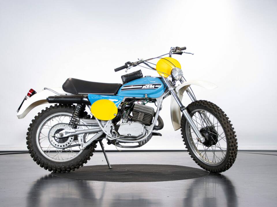 Immagine 4/14 di KTM 125 MC/GS (1975)