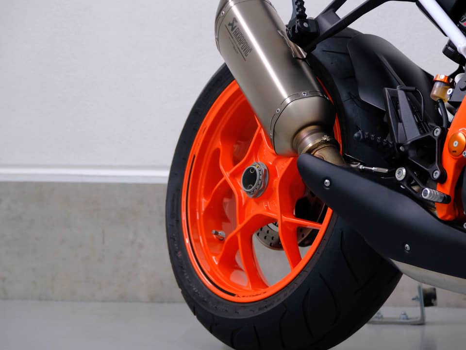 Image 26/83 of KTM 1290 Super Duke R (2018)