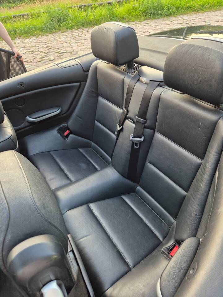 Bild 16/18 von BMW 330Ci (2001)
