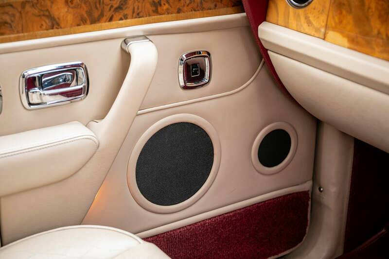 Image 33/50 of Bentley Continental R (1996)