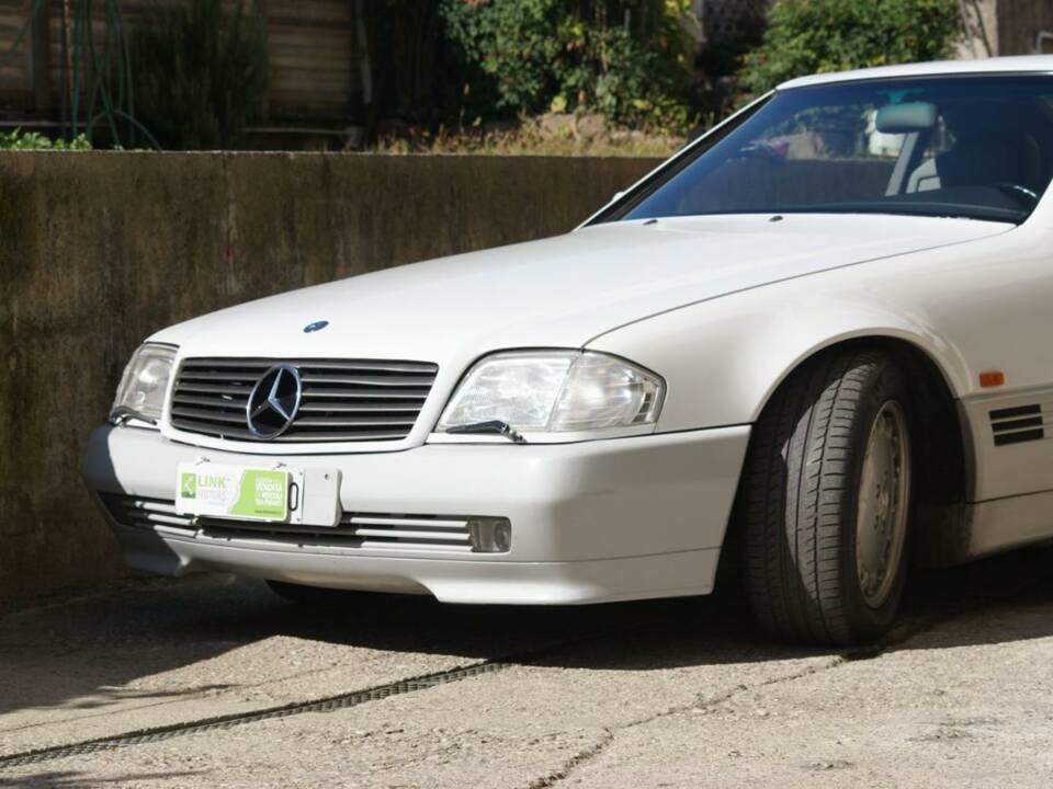Image 44/50 of Mercedes-Benz 300 SL-24 (1989)