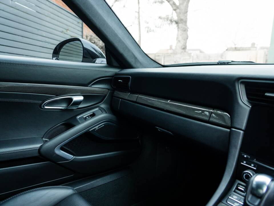 Bild 24/52 von Porsche 911 Turbo S (2017)