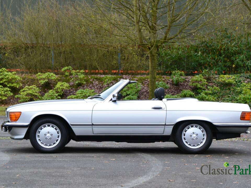 Image 2/50 of Mercedes-Benz 300 SL (1986)