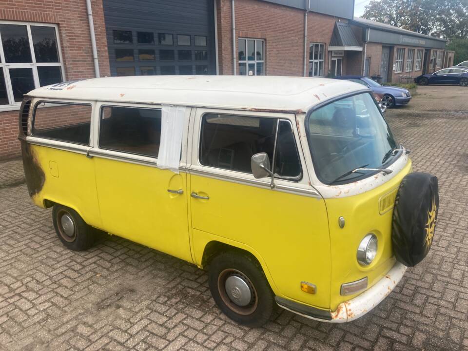 Bild 9/41 von Volkswagen T2a minibus L (1971)