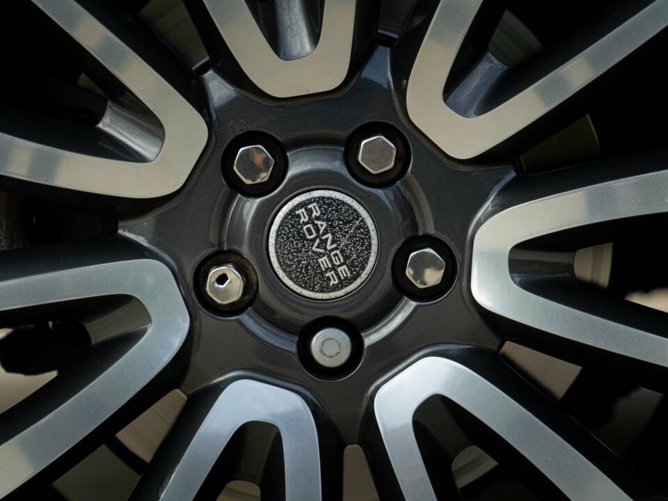 Image 36/50 of Land Rover Range Rover Autobiography SDV8 (2013)