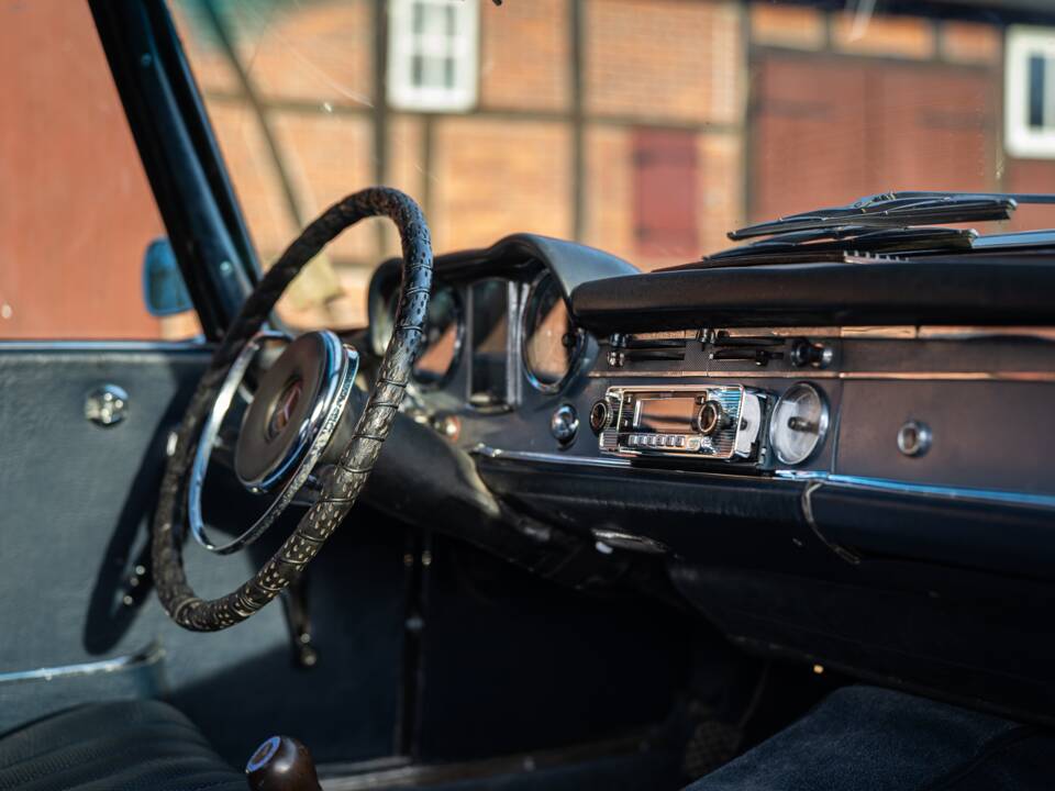 Bild 32/69 von Mercedes-Benz 230 SL (1967)
