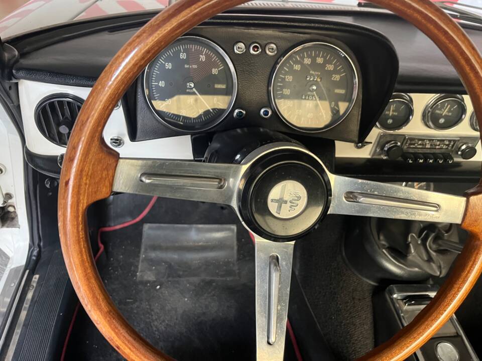 Afbeelding 17/26 van Alfa Romeo 1750 Spider Veloce (1968)