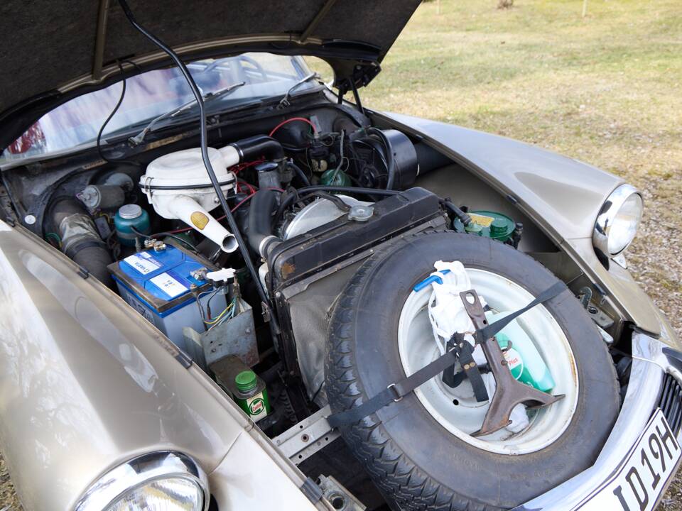 Image 21/28 of Citroën ID 19 (1966)