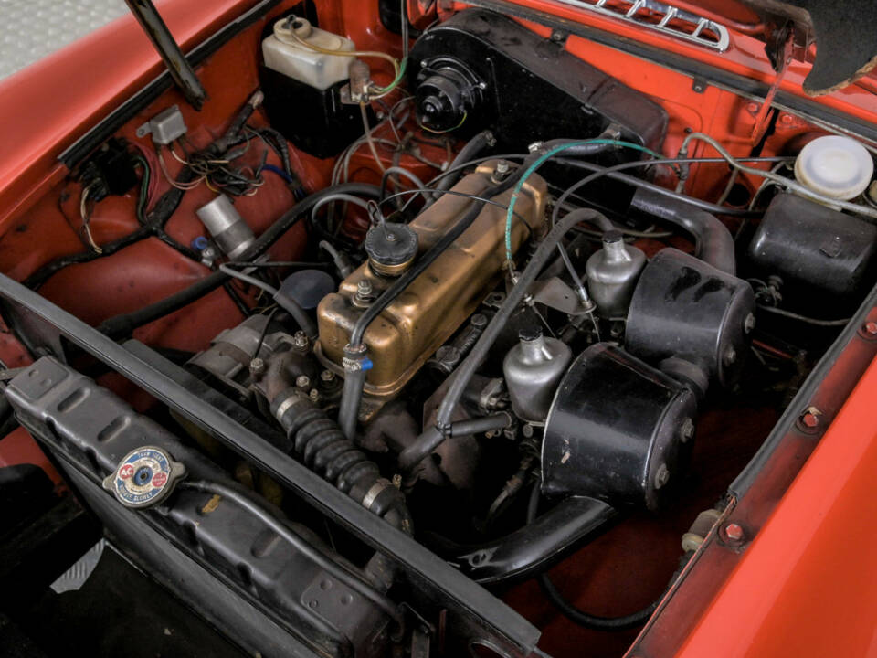 Image 39/50 of MG MGB (1976)