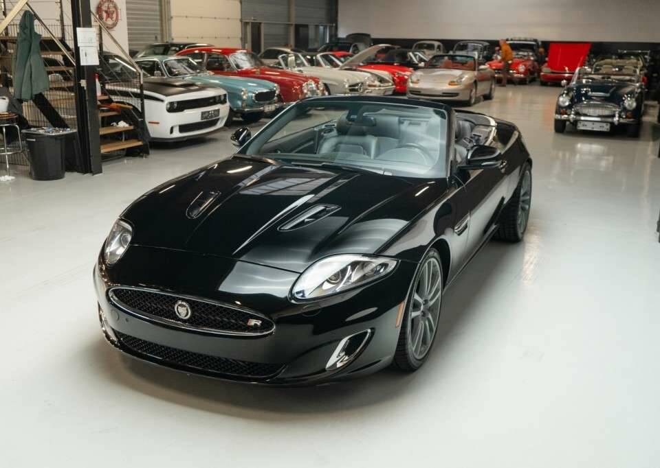 Image 32/50 of Jaguar XKR (2013)