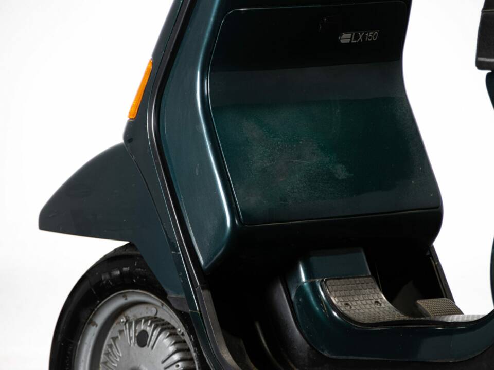 Bild 41/50 von Piaggio Vespa Cosa 150 (1990)