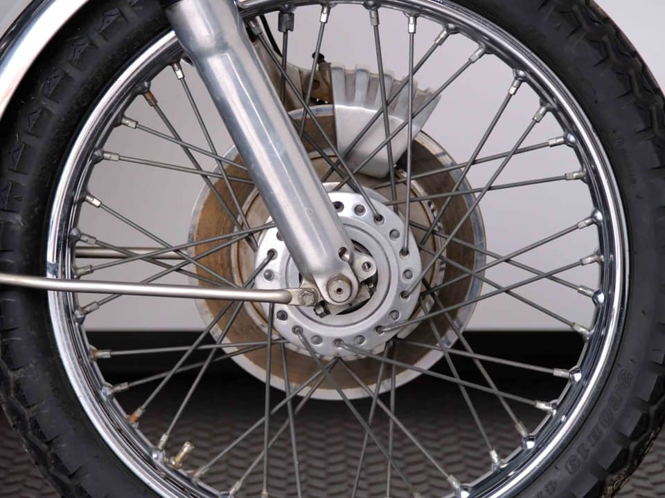 Image 3/83 of Norton 850 MKIII Roadster (1975)