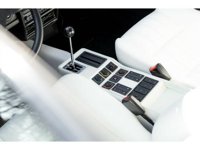 Image 23/39 of Ferrari 208 GTB Turbo (1987)
